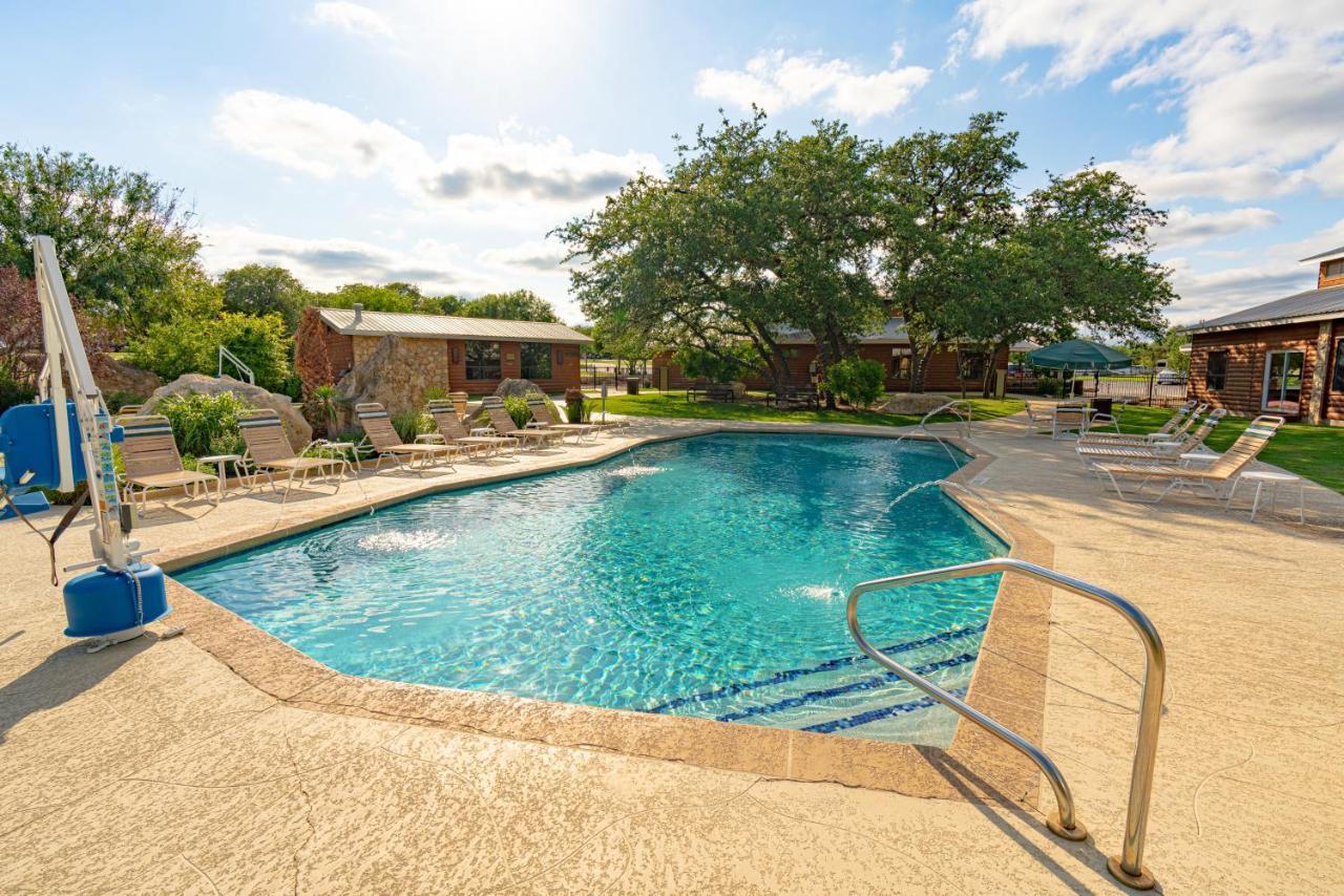 Sun Outdoors Lake Travis Hudson Bend Exterior photo
